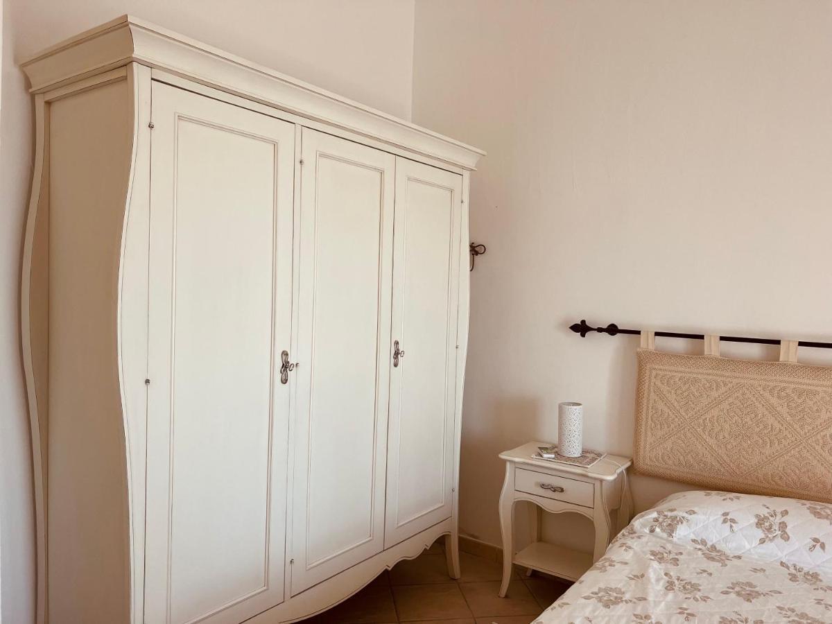 Villa A Golfo Aranci Con Vista Su Tavolara Marinella  Buitenkant foto